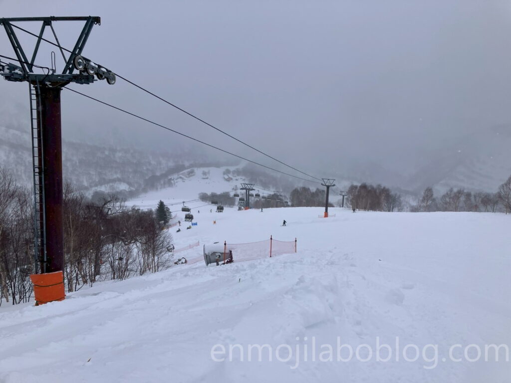かぐらスキー場・かぐら第1高速リフトを降りた場所からの眺め