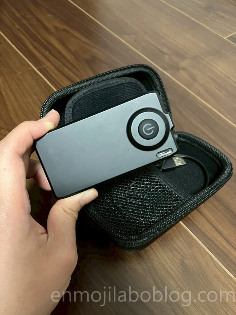 電熱ゴーグル（FUJIKAZE） の専用バッテリー（表面）